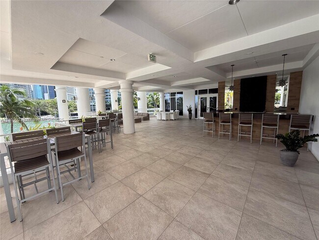 Building Photo - 801 Brickell Key Blvd