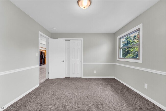 Building Photo - 558 Wring Dr