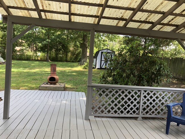 Building Photo - AVAILABLE 7/18/2025 - 4 bedroom house in P...