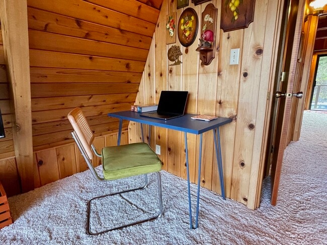 Building Photo - 2780 SW Breakers Dr