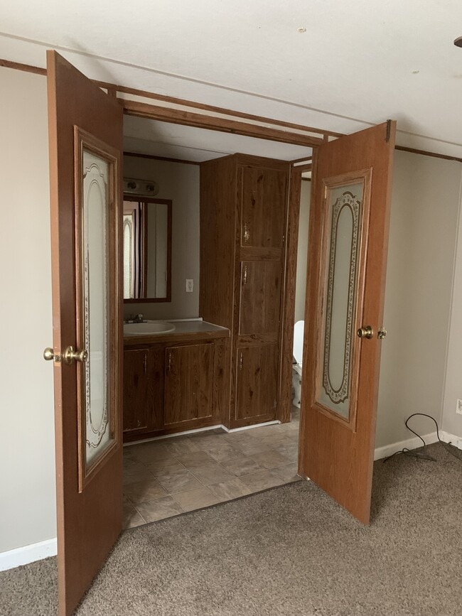 Building Photo - 502 Kayla St