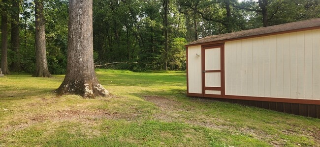 Building Photo - 1121 Nemeth Rd