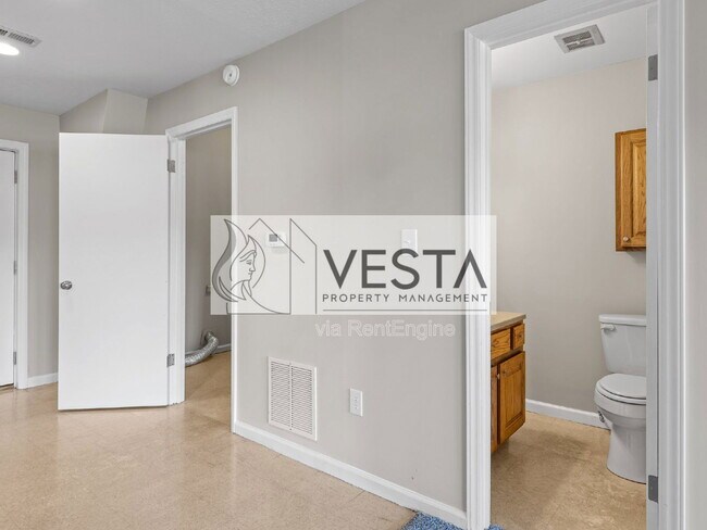 Building Photo - 588 Ray Hill Rd