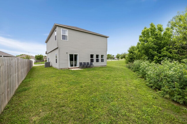 Building Photo - 930 E Swift Dr