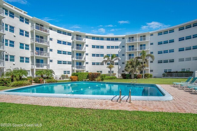 Building Photo - 4000 Ocean Beach Blvd