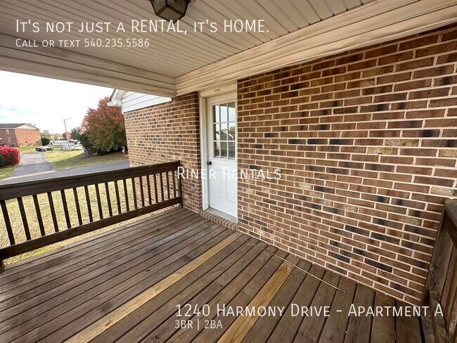 Building Photo - 1240 Harmony Dr