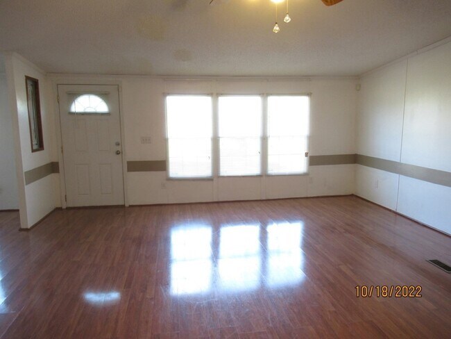 Building Photo - 3180 Homestead Rd