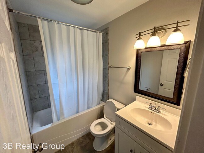 Building Photo - 3 br, 1.5 bath House - 8240 Royal Heights Dr.