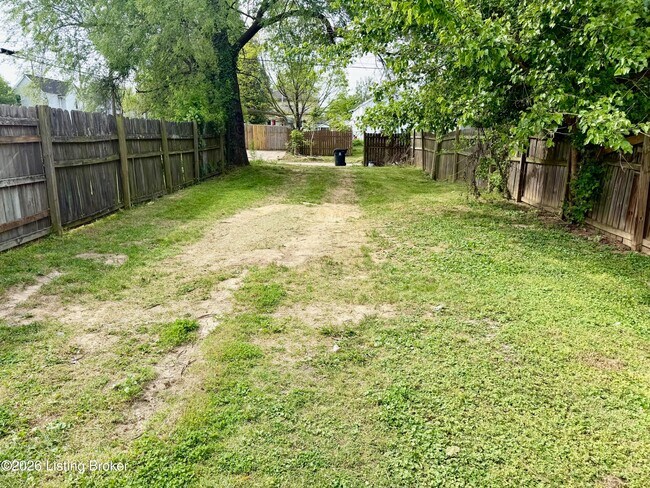 Building Photo - 1904 W Madison St