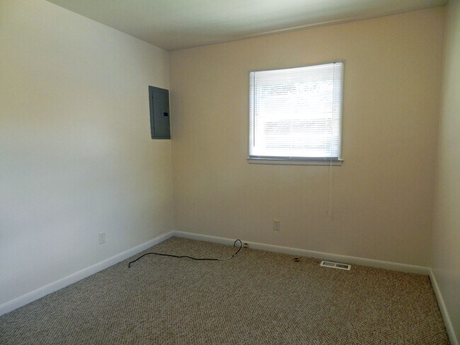 Building Photo - VAT1980