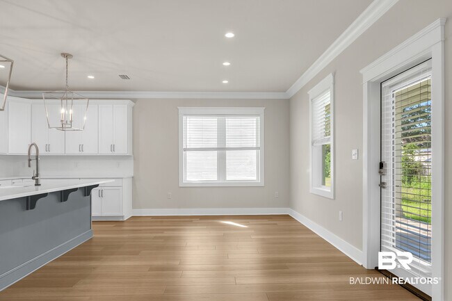 Building Photo - 27085 Park Dr