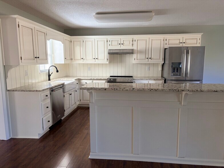 Building Photo - 25 Kingston Rd