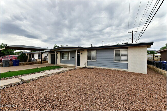 Building Photo - 10565 Murphy St