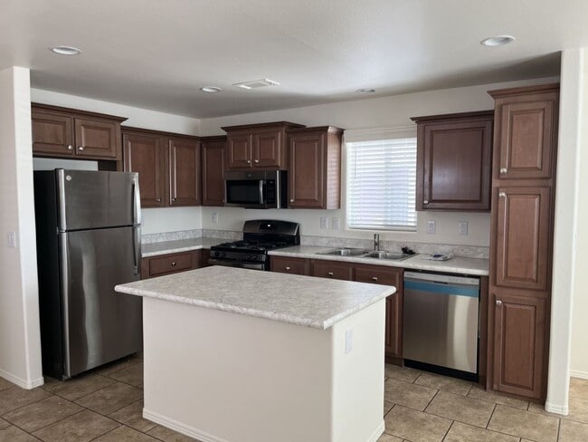 Building Photo - 5303 E Twain Ave