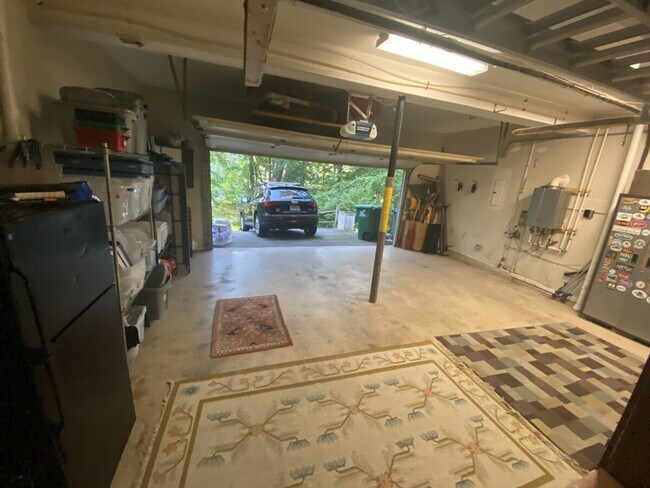 Building Photo - 6 Hunters Ridge Dr