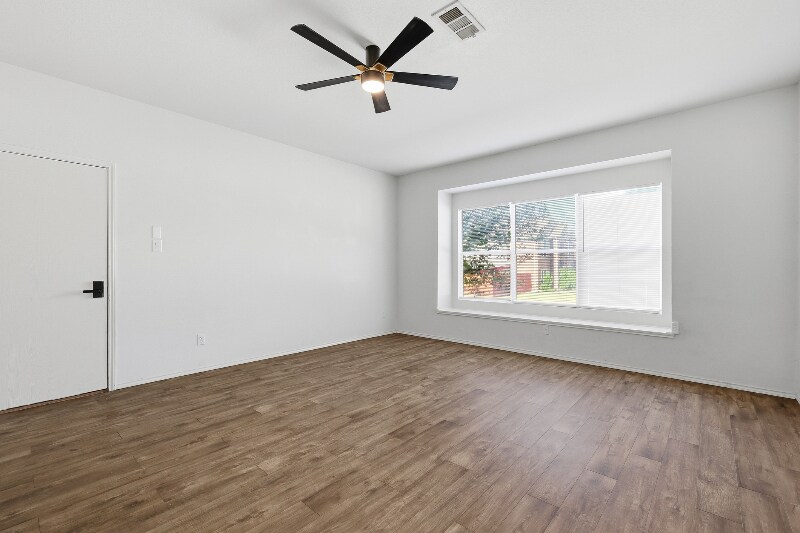 Building Photo - 4101 Watersedge Dr