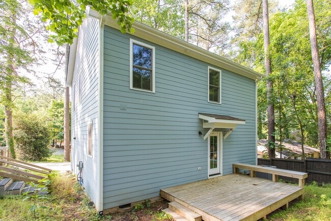 Building Photo - 200 Howell St