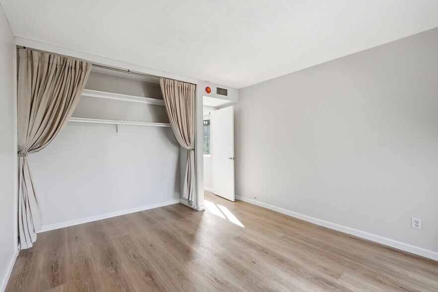 Building Photo - 27735 Mountain Meadow Rd