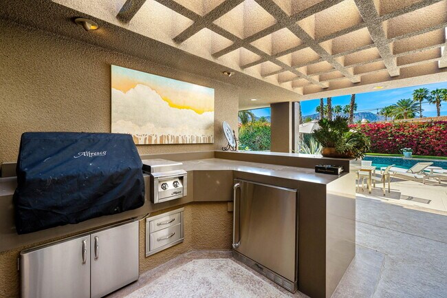 Building Photo - 79120 Fox