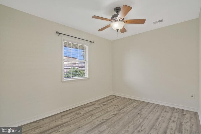 Building Photo - 728 Carson Ave