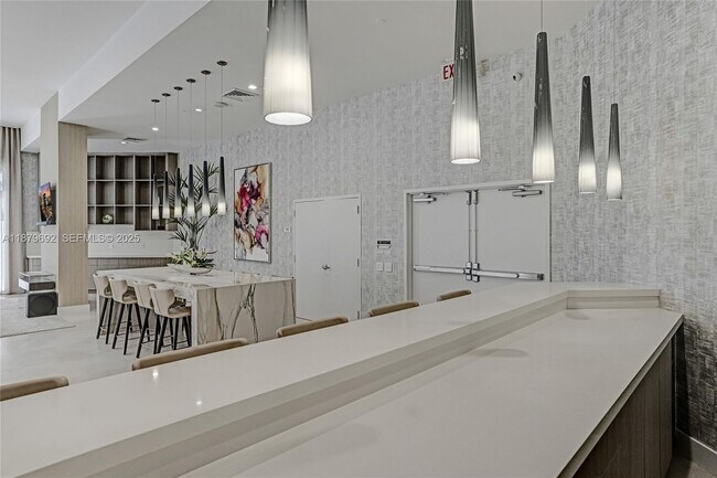 Building Photo - 3640 Yacht Club Dr