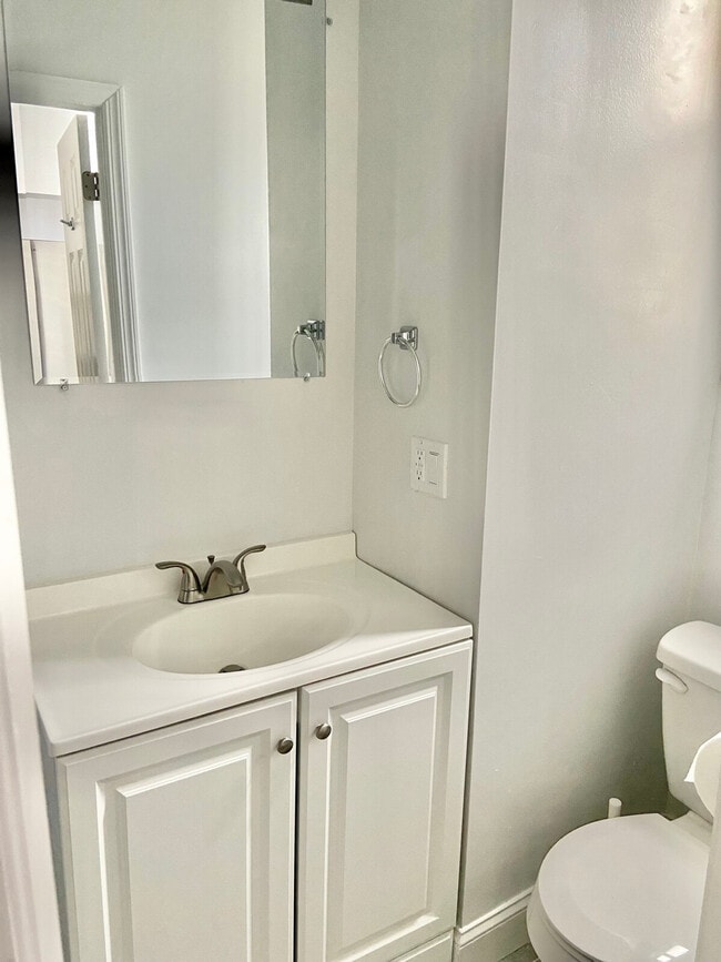 Building Photo - 414 Grand St