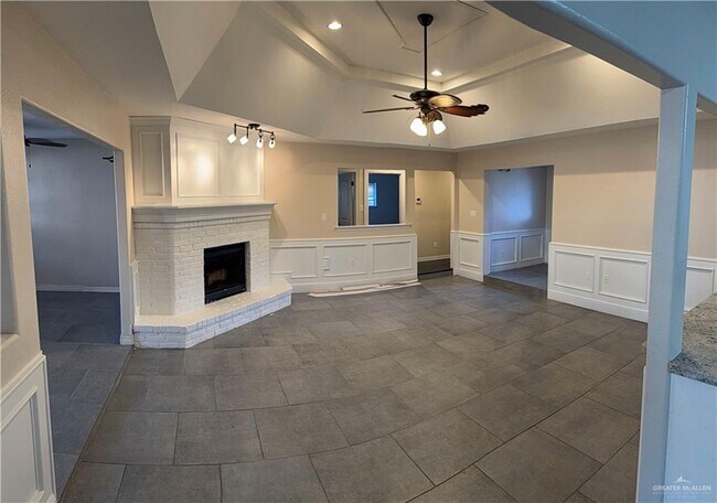 Building Photo - 14 Blue Ridge Dr