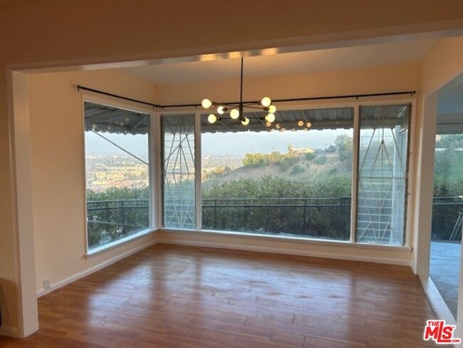 Building Photo - 3641 Sunswept Dr