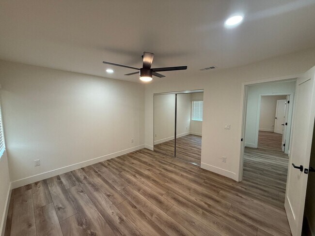 Building Photo - Brand New Remodel (2026)!! Large 5 Bedroom 3 Bathroom Home Near Campus