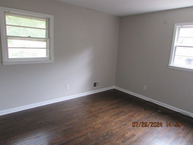 Building Photo - Close to Shaw AFB