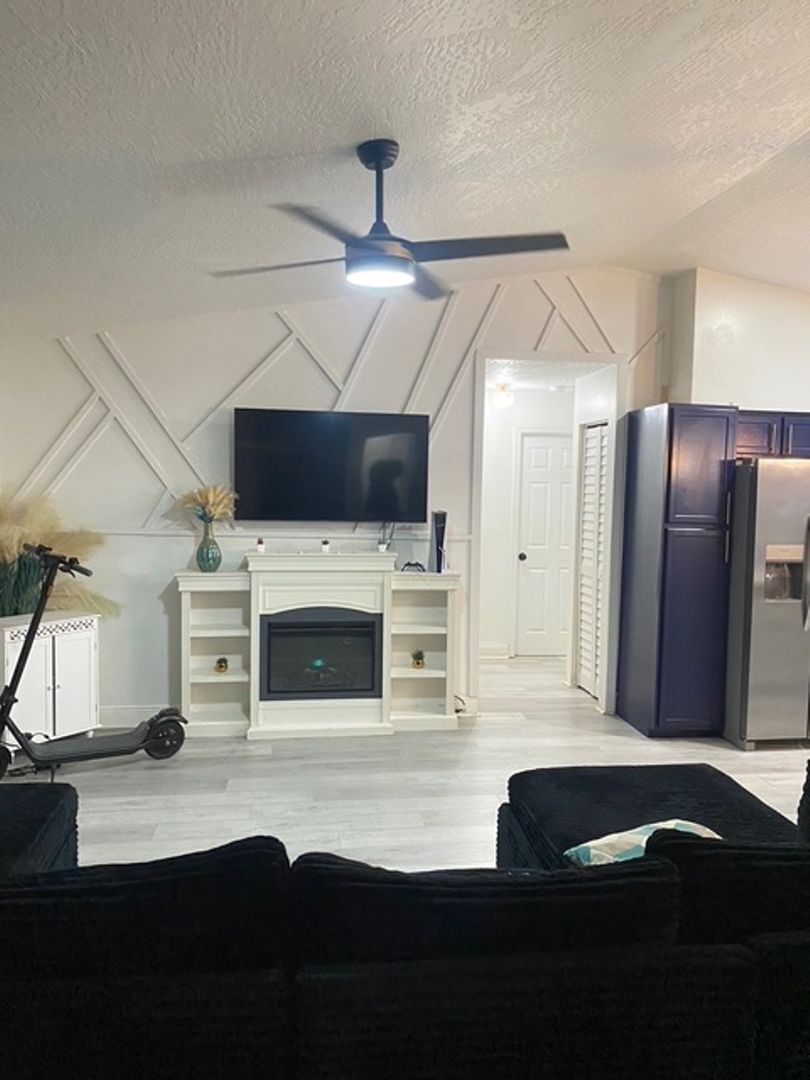 Building Photo - 622 Tejon Ave SW