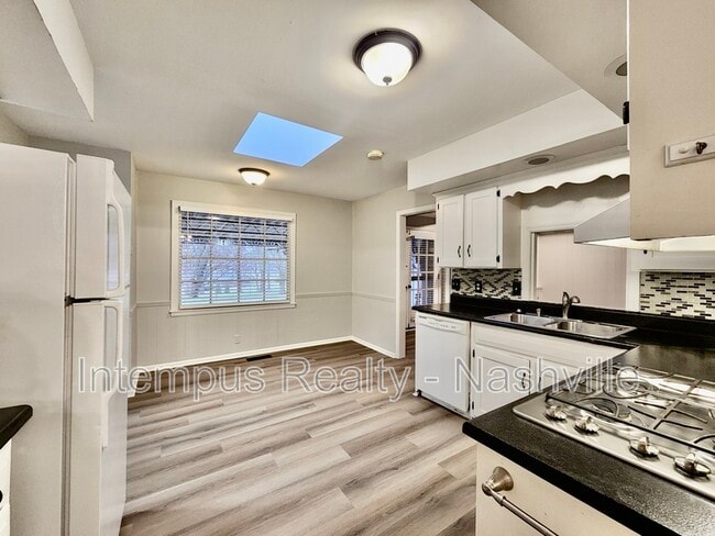 Building Photo - 8124 Devens Dr