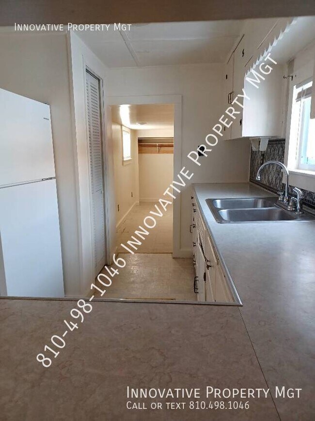 Building Photo - 1097 Bridge St