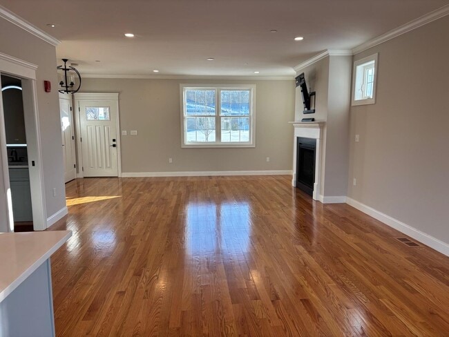 Building Photo - 159 Elm St