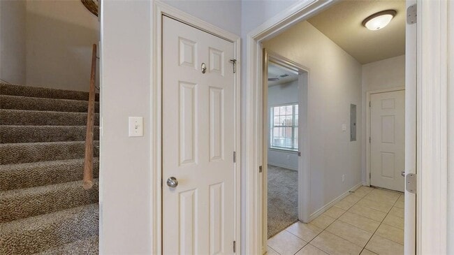 Building Photo - 332 Forest Dr Loop