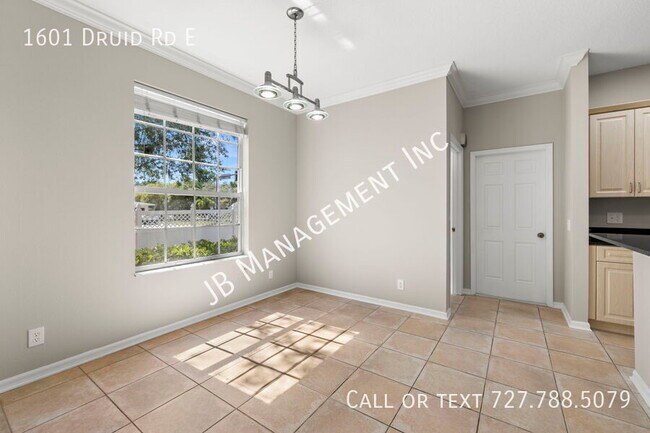 Building Photo - 1601 Druid Rd