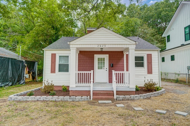 Primary Photo - 2625 Elon St