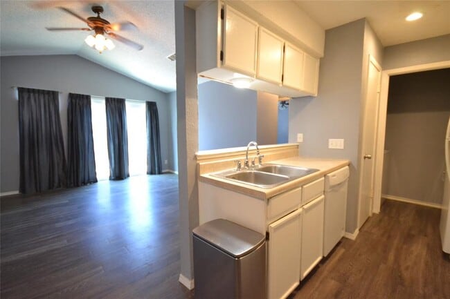 Building Photo - 16114 Windermere Dr