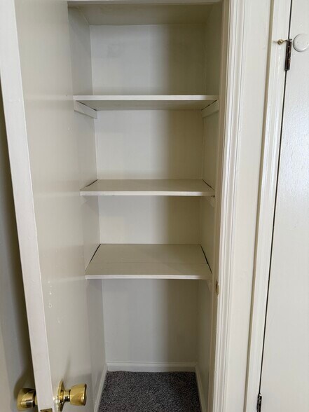 Building Photo - 586 Franklin St