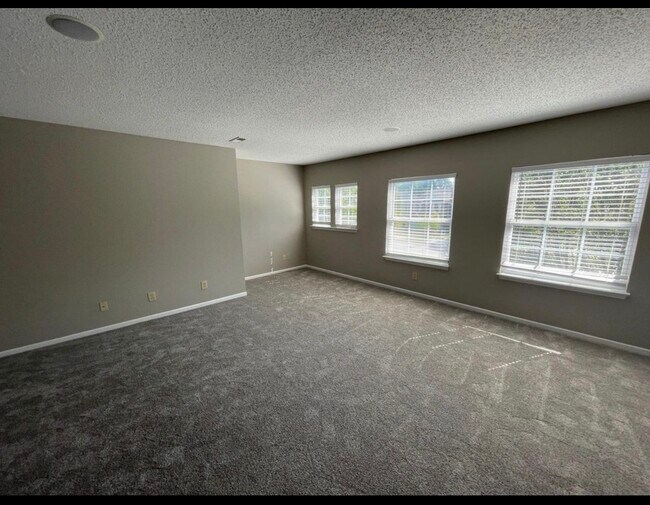 Building Photo - 12550 E 131st St