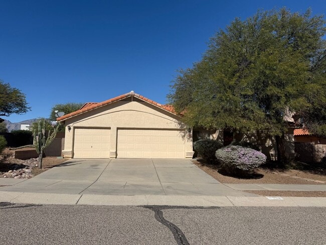 Building Photo - 7917 E Waverly St