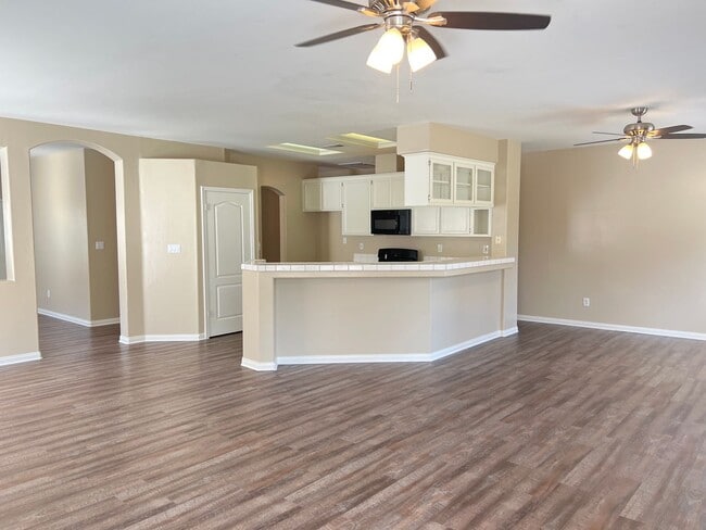 Building Photo - Northwest Charmer