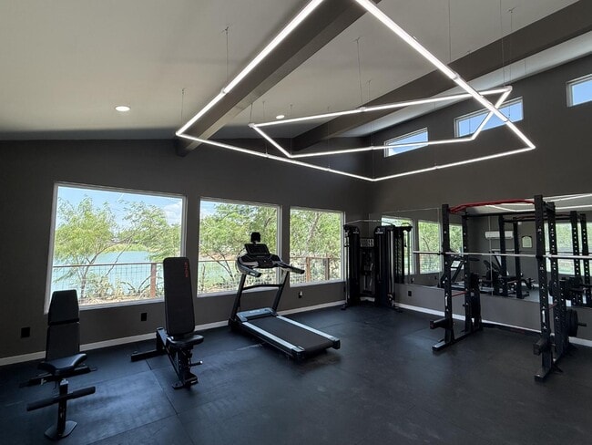 Building Photo - 601 Sapphire Ave