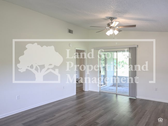 Building Photo - 3112 Julia Ct