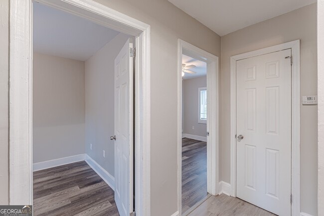 Building Photo - 1376 Westmont Rd SW