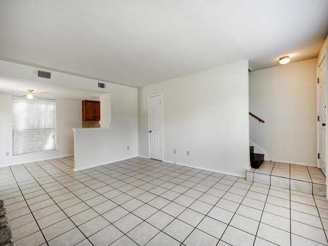 Building Photo - 6521 Hart Ln