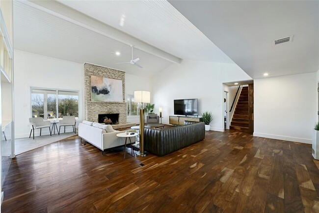 Building Photo - 5700 Penick Dr