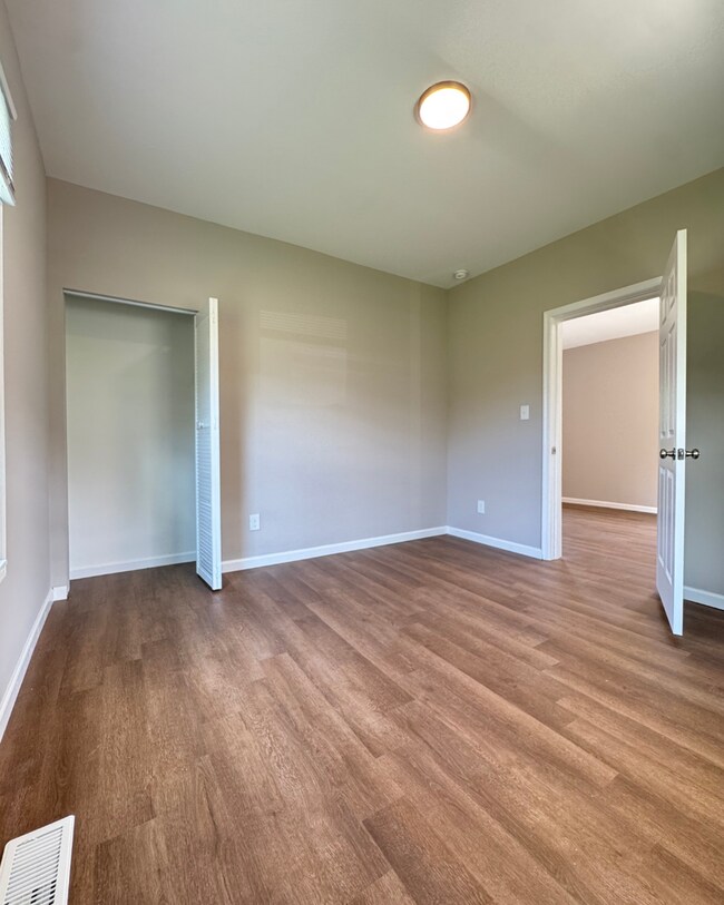 Building Photo - 2 Bed 2 Bath House on Easley Avenue