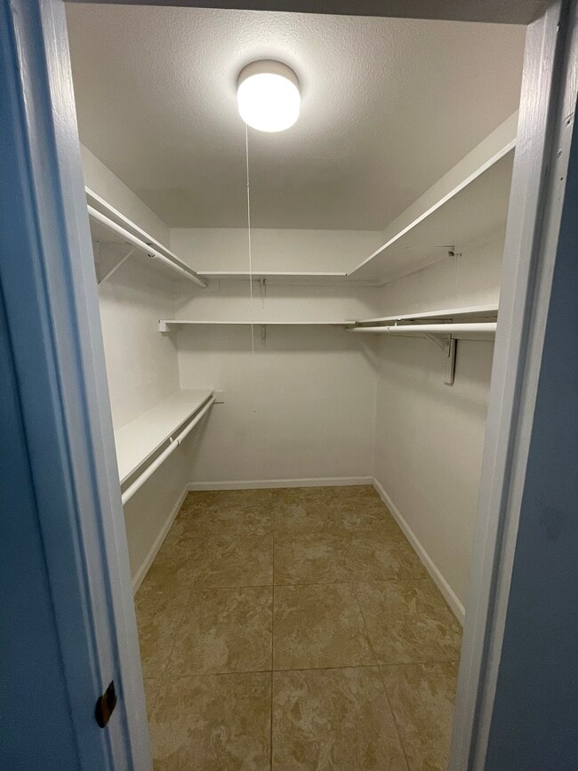 Building Photo - 6316 N 47th Ave