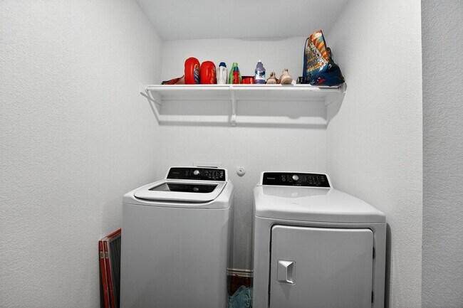 Building Photo - 2420-2424 Four Waters Lp